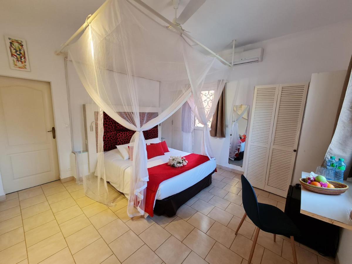 Le Souimanga Bleu Saly Bed & Breakfast Exterior foto