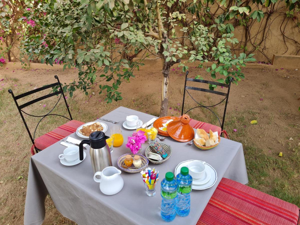 Le Souimanga Bleu Saly Bed & Breakfast Exterior foto