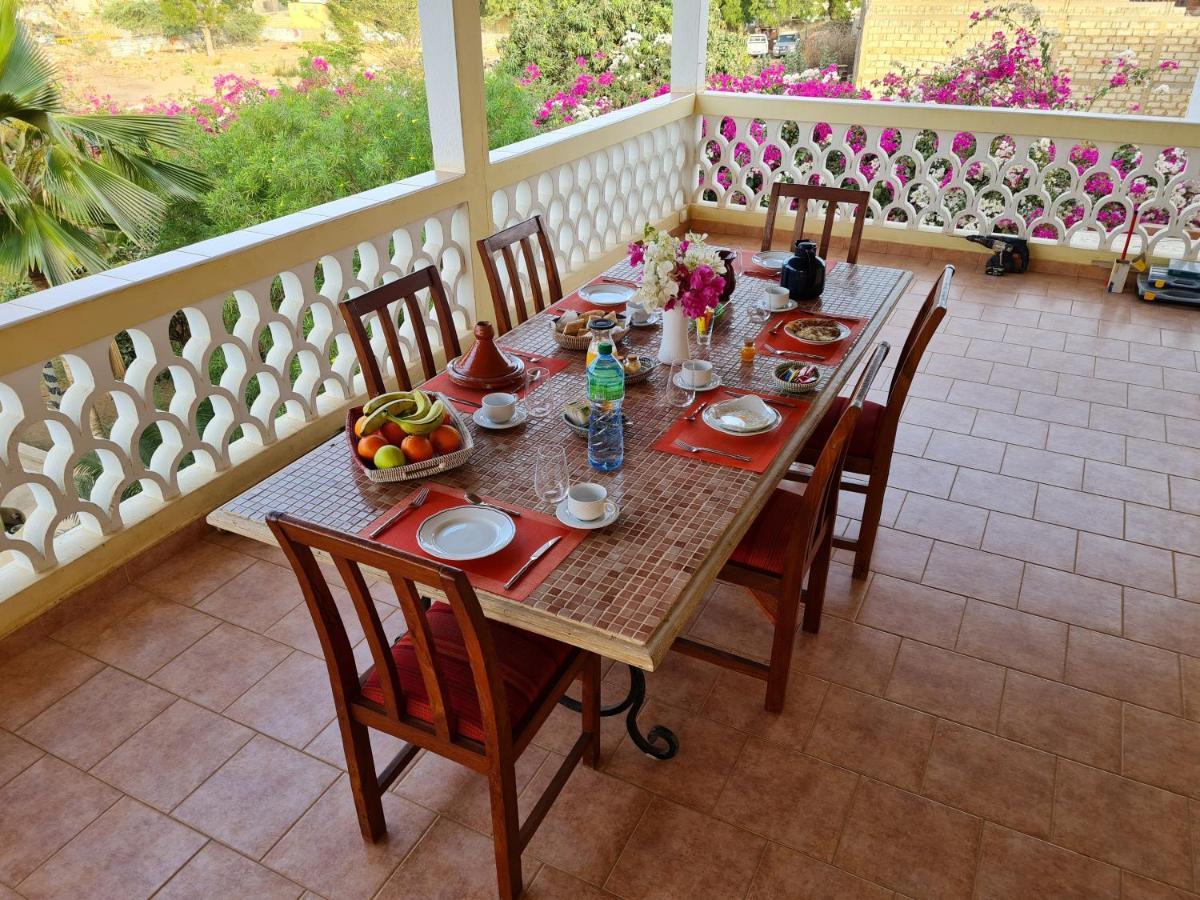 Le Souimanga Bleu Saly Bed & Breakfast Exterior foto