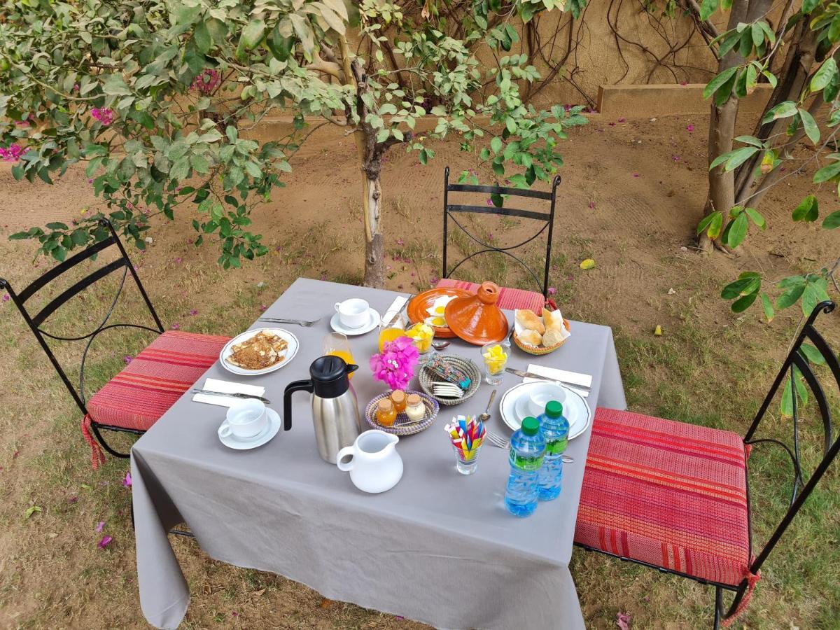 Le Souimanga Bleu Saly Bed & Breakfast Exterior foto