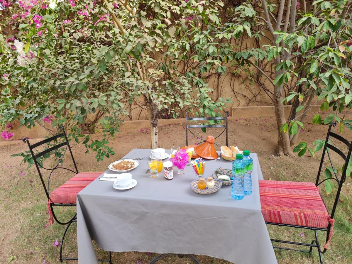 Le Souimanga Bleu Saly Bed & Breakfast Exterior foto