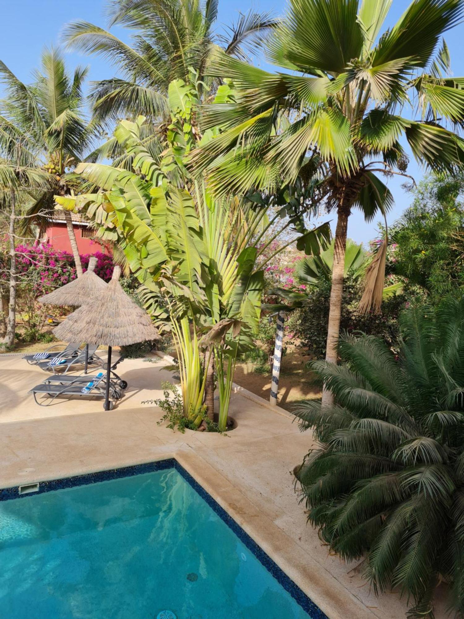 Le Souimanga Bleu Saly Bed & Breakfast Exterior foto