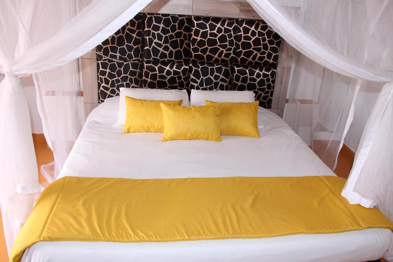 Le Souimanga Bleu Saly Bed & Breakfast Exterior foto